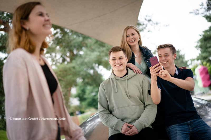 Gruppe beim Markenerlebnis